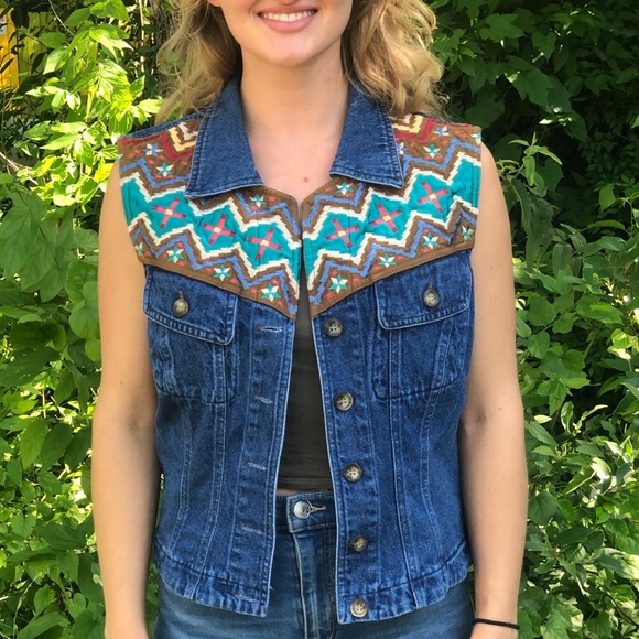 Jackets & Blazers - ✨Vintage💋Cowgirl Denim Jacket!